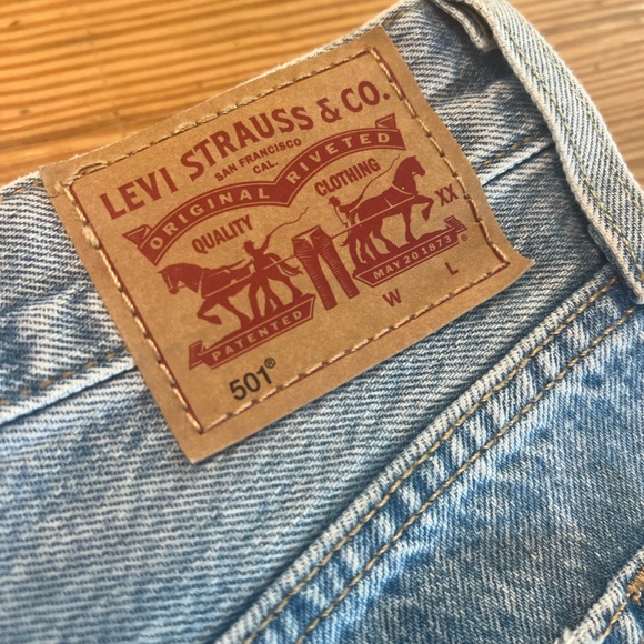 Levi denim Shorts - Brand new! - Picture 2 of 6